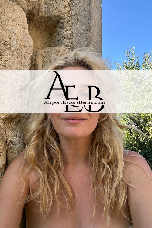Selfie Escort Girl In Berlin